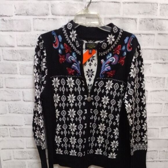 Black and White Sweater with Cozy Knit Fabric - Picture 1 of 3